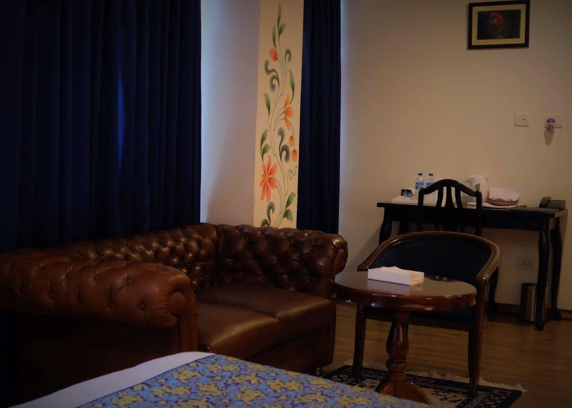 טימפו Hotel Norbuling מראה חיצוני תמונה